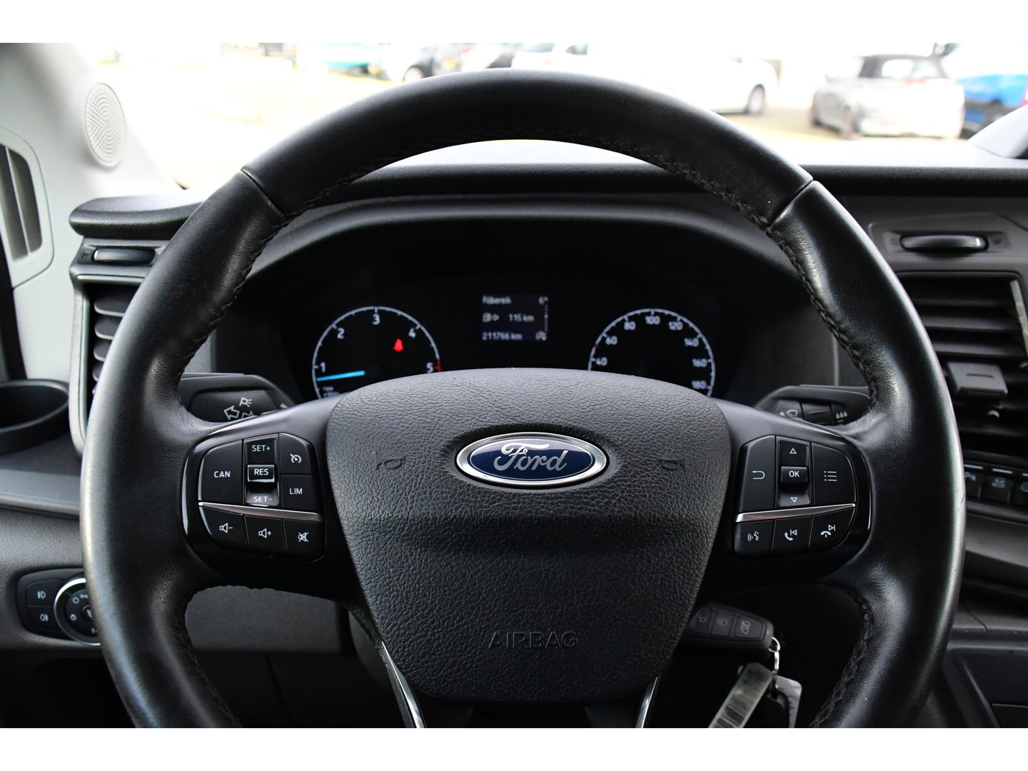 Ford Transit 350 2.0 TDCI L2H2 PB Edition Cruise, Sensoren, 130pk, Automaat, Trekhaak, Airco, Radio, Uniek!