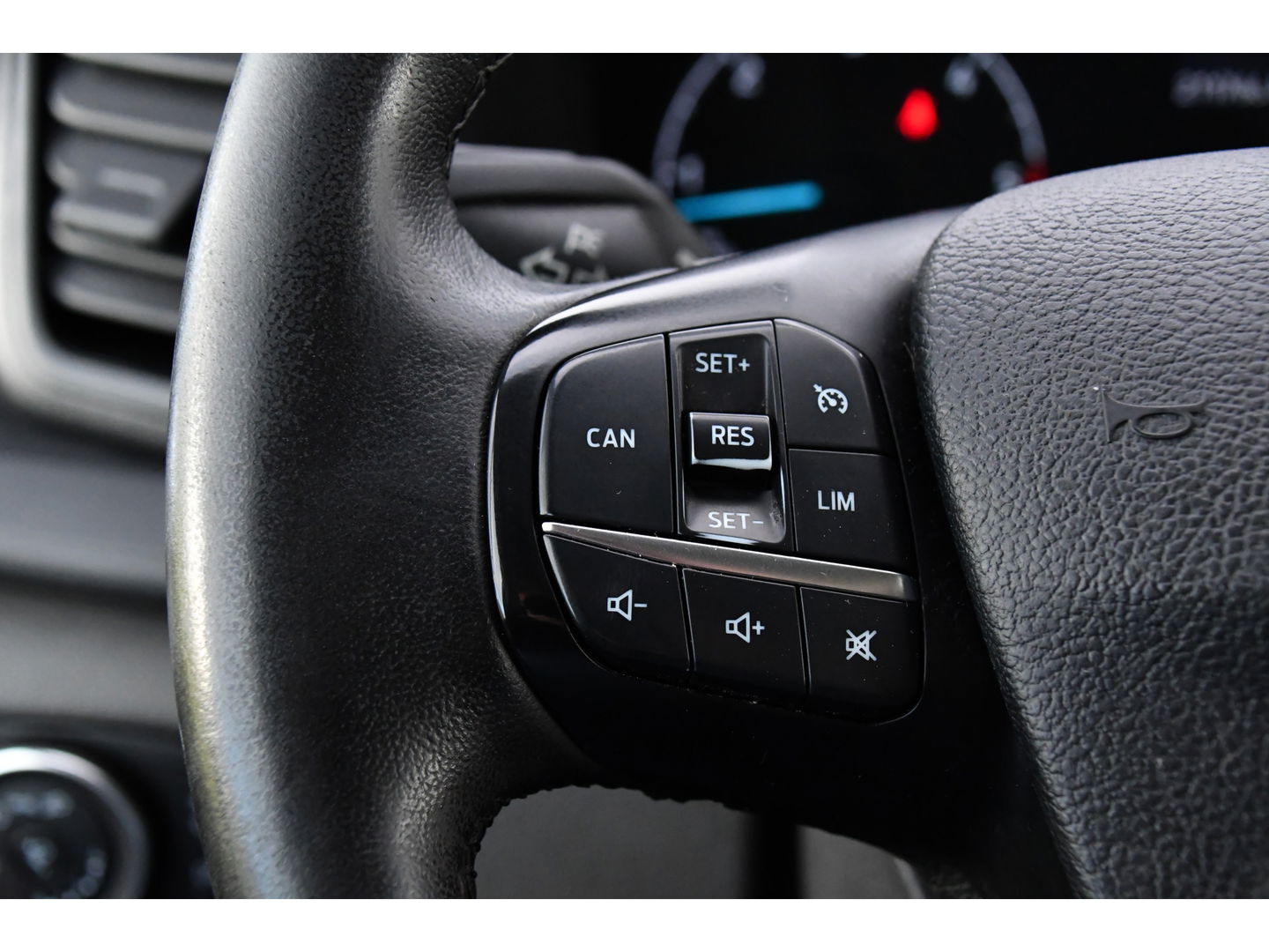 Ford Transit 350 2.0 TDCI L2H2 PB Edition Cruise, Sensoren, 130pk, Automaat, Trekhaak, Airco, Radio, Uniek!