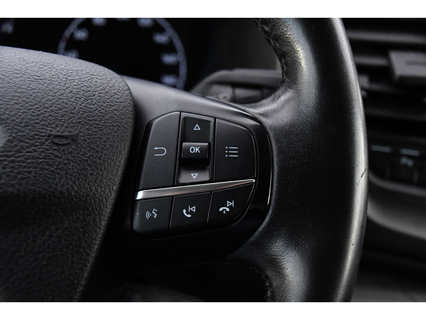 Ford Transit 350 2.0 TDCI L2H2 PB Edition Cruise, Sensoren, 130pk, Automaat, Trekhaak, Airco, Radio, Uniek!