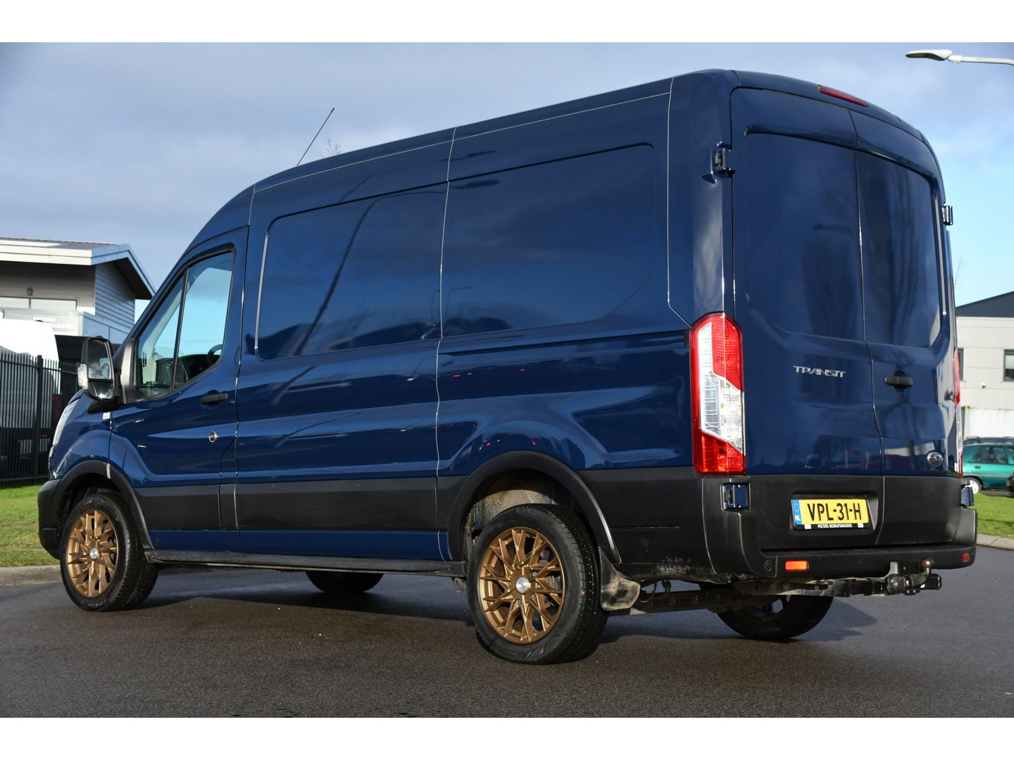 Ford Transit 350 2.0 TDCI L2H2 PB Edition Cruise, Sensoren, 130pk, Automaat, Trekhaak, Airco, Radio, Uniek!