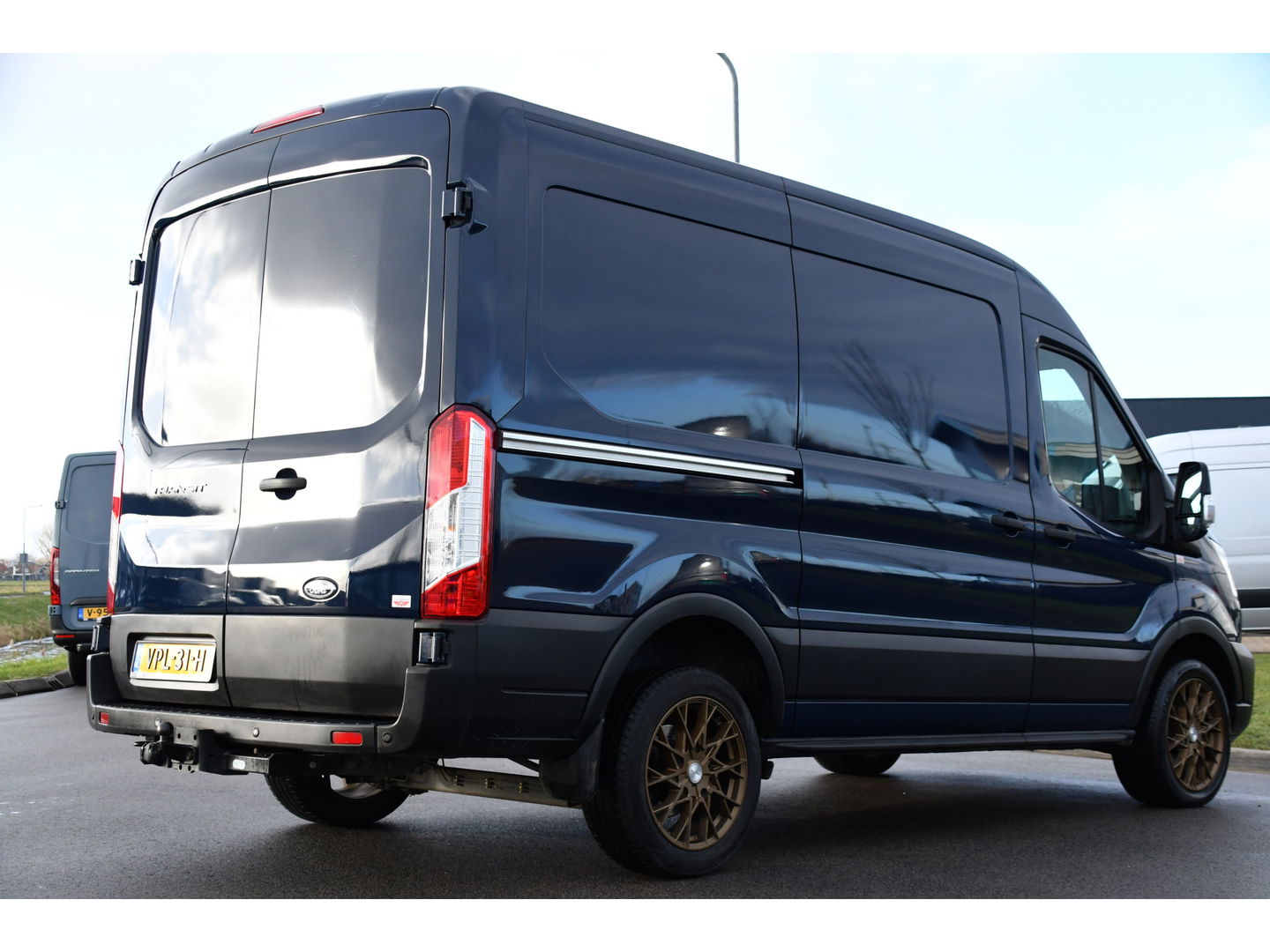 Ford Transit 350 2.0 TDCI L2H2 PB Edition Cruise, Sensoren, 130pk, Automaat, Trekhaak, Airco, Radio, Uniek!
