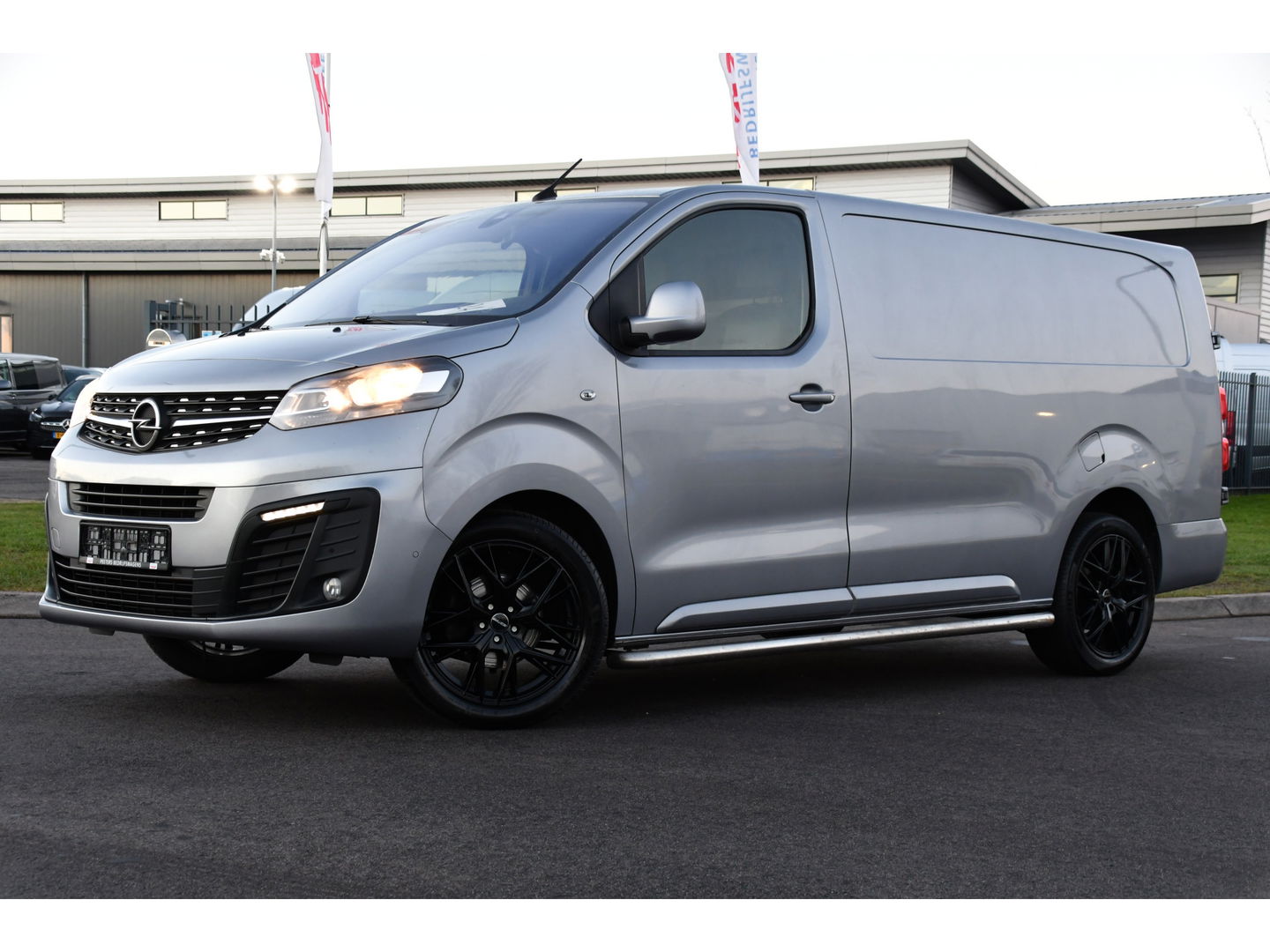 Opel Vivaro 2.0 CDTI L3H1 PB Edition 360 Camera, Cruise, Carplay, 122pk, Automaat, Multimedia, Trekhaak, NAVI, Leder, Uniek!