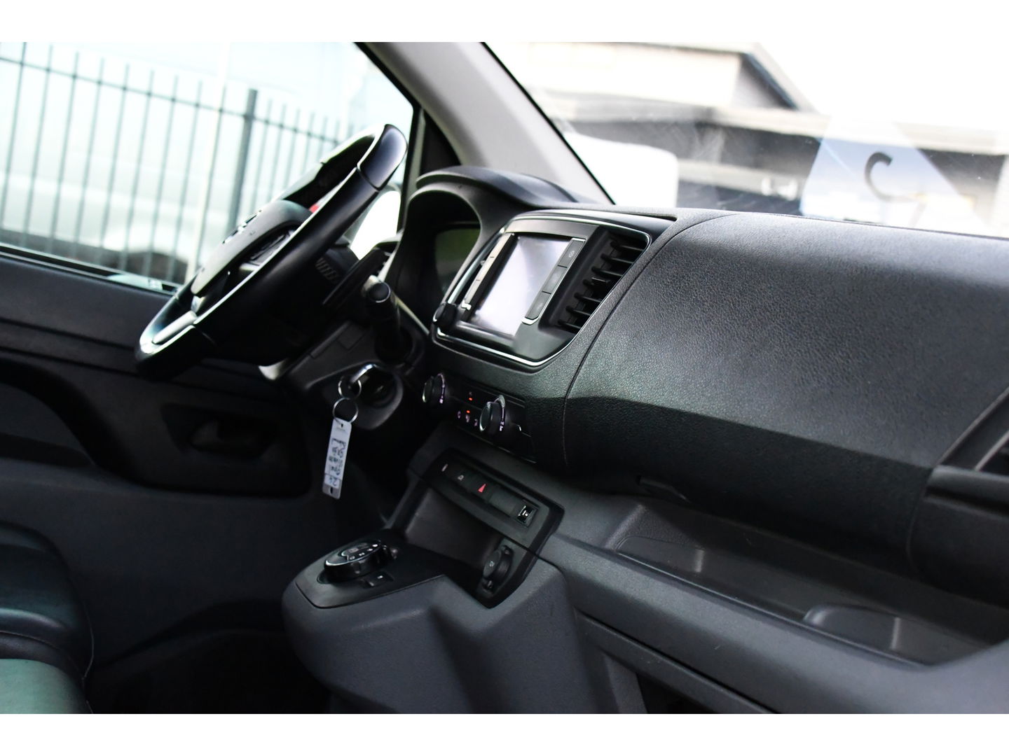 Opel Vivaro 2.0 CDTI L3H1 PB Edition 360 Camera, Cruise, Carplay, 122pk, Automaat, Multimedia, Trekhaak, NAVI, Leder, Uniek!