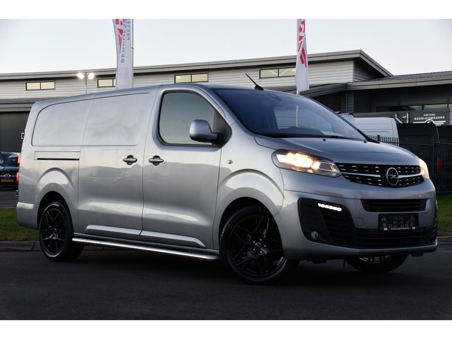 Opel Vivaro 2.0 CDTI L3H1 PB Edition 360 Camera, Cruise, Carplay, 122pk, Automaat, Multimedia, Trekhaak, NAVI, Leder, Uniek!