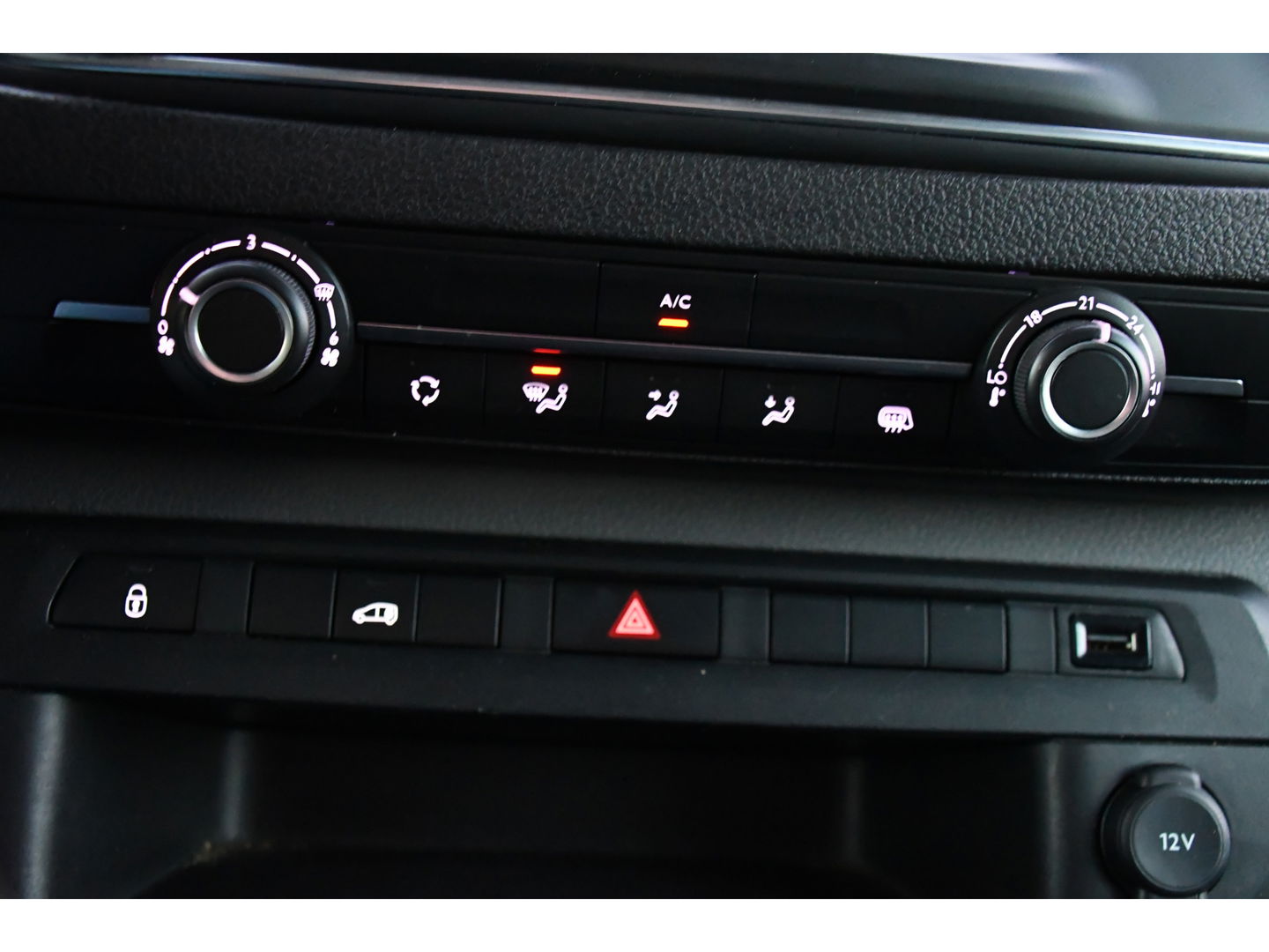 Opel Vivaro 2.0 CDTI L3H1 PB Edition 360 Camera, Cruise, Carplay, 122pk, Automaat, Multimedia, Trekhaak, NAVI, Leder, Uniek!