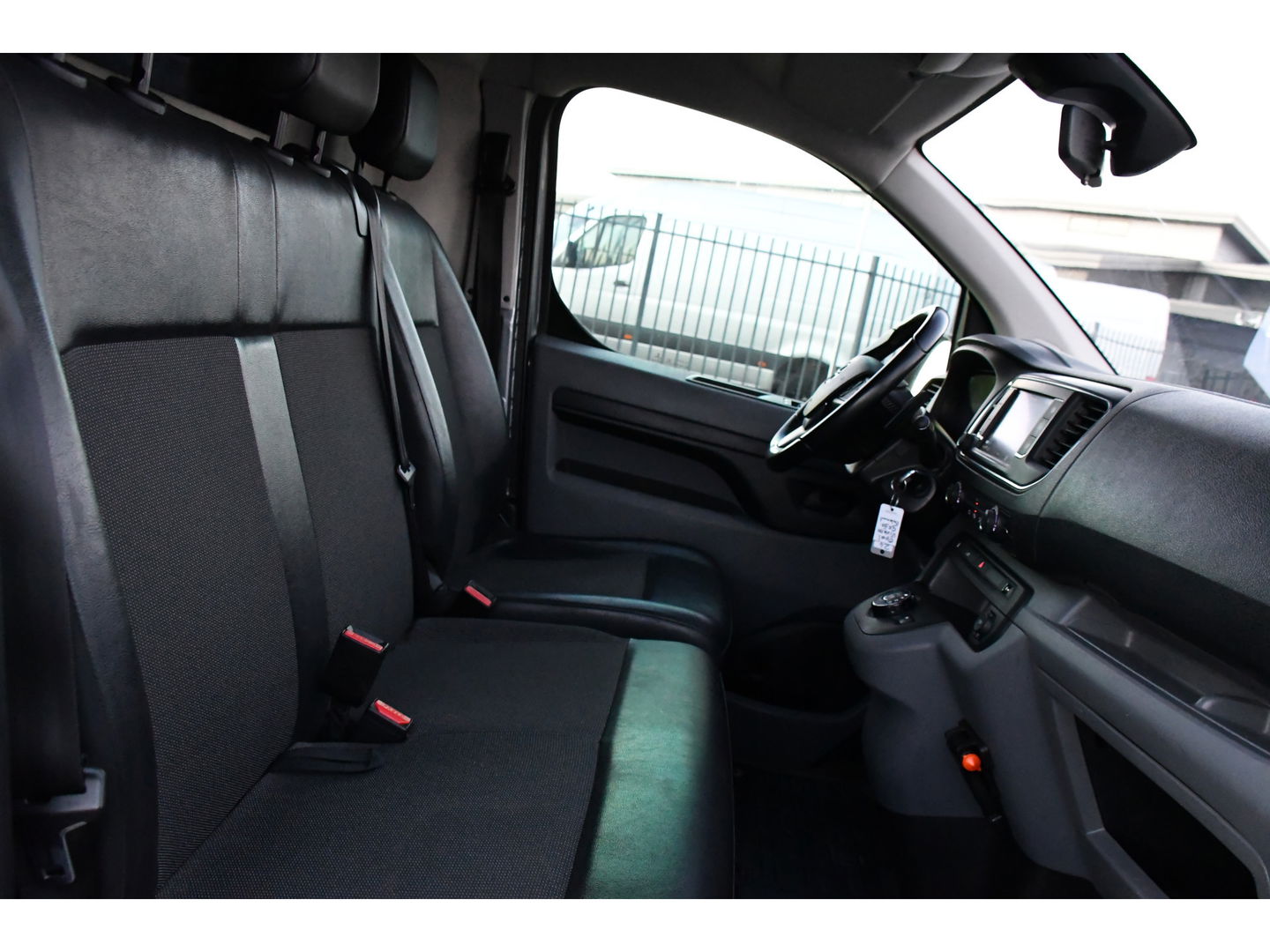 Opel Vivaro 2.0 CDTI L3H1 PB Edition 360 Camera, Cruise, Carplay, 122pk, Automaat, Multimedia, Trekhaak, NAVI, Leder, Uniek!