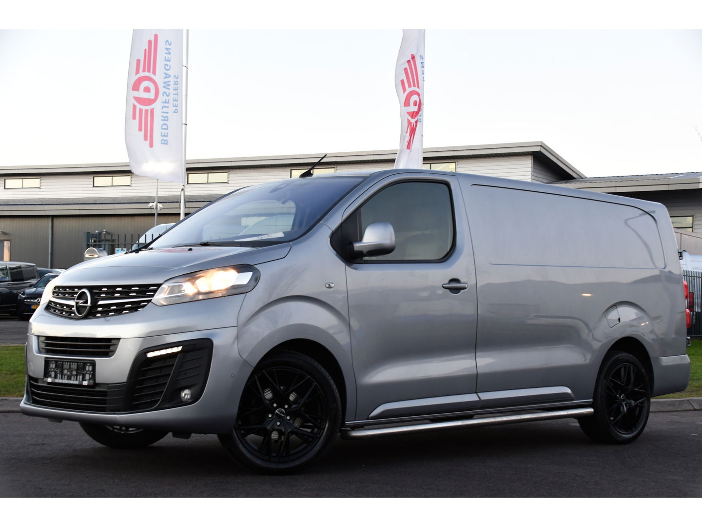 Opel Vivaro 2.0 CDTI L3H1 PB Edition 360 Camera, Cruise, Carplay, 122pk, Automaat, Multimedia, Trekhaak, NAVI, Leder, Uniek!