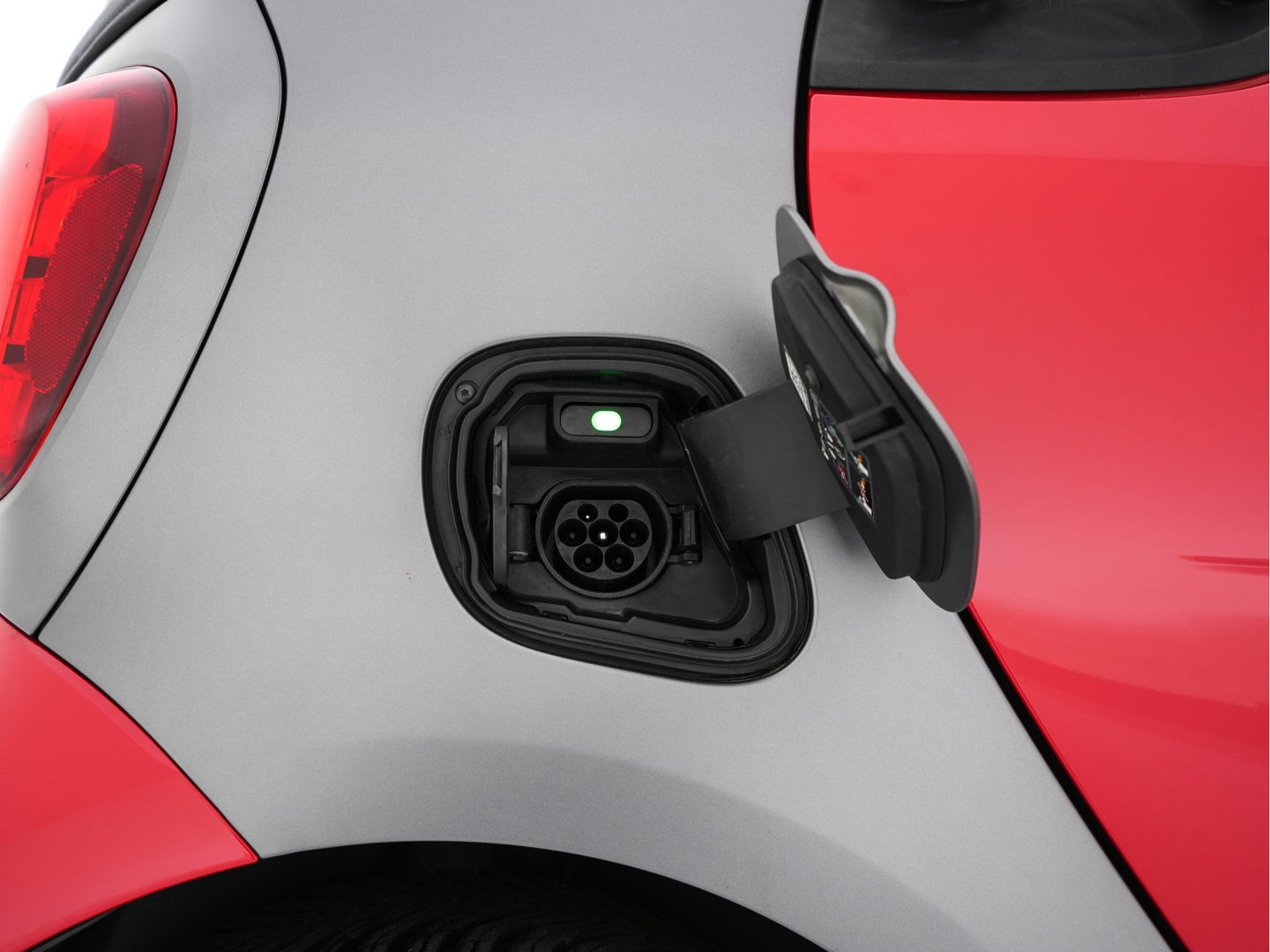 Smart Fortwo cabrio EQ BRABUS Style 18 kWh [ 3-Fase ] *LEATHER | HEATED-SPORTSEATS | NAVI-FULLMAP | CAMERA | DAB+ | AIRCO | PDC | CRUISE | 16''ALU*