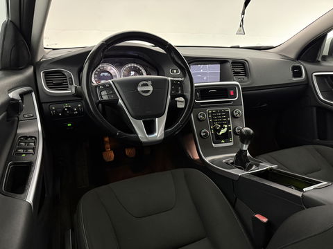 Volvo V60 1.6 T3 Momentum NIEUWE APK | Cruise | Navigatie | Parkeersens | Clima | NAP