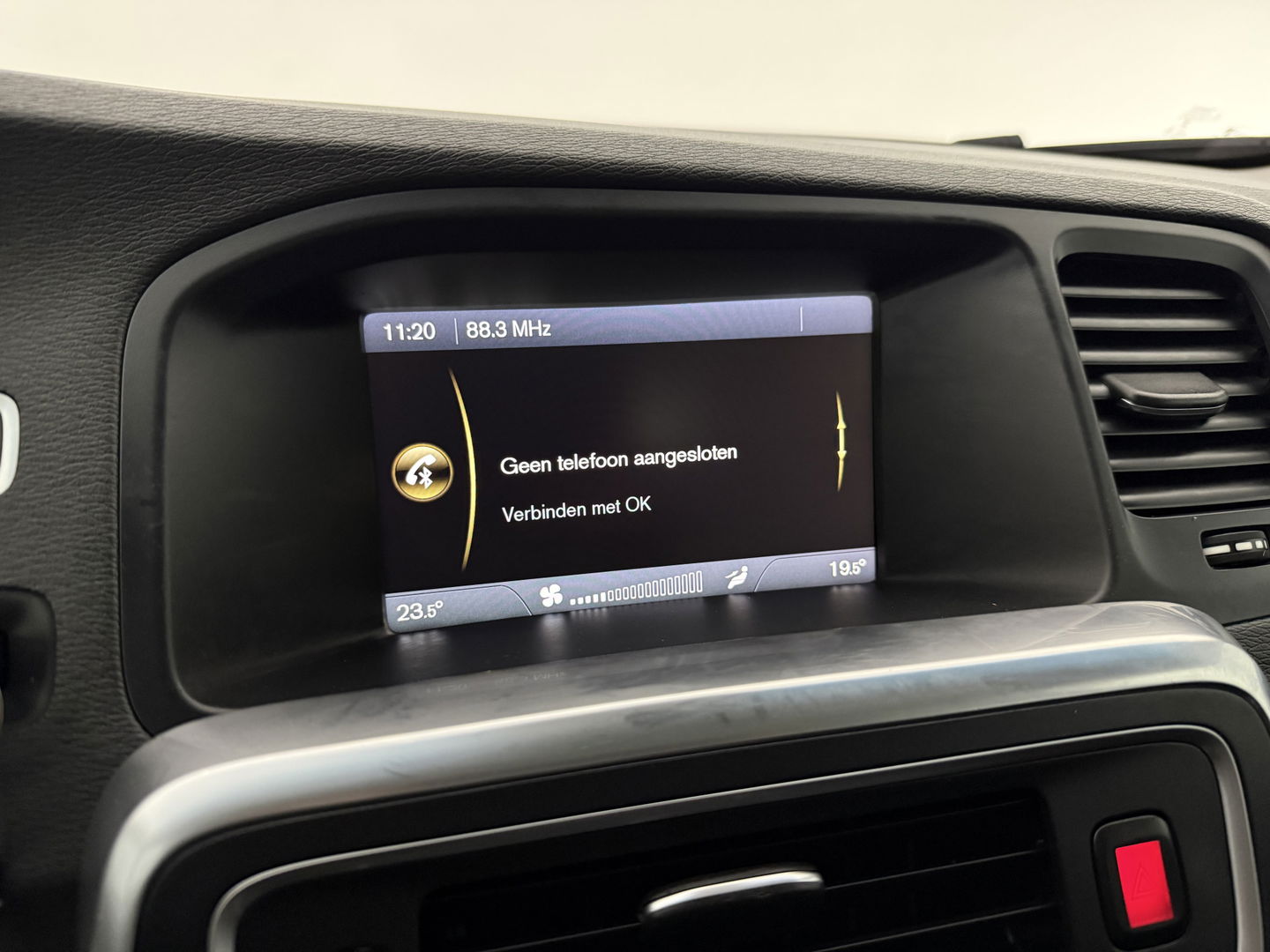 Volvo V60 1.6 T3 Momentum NIEUWE APK | Cruise | Navigatie | Parkeersens | Clima | NAP