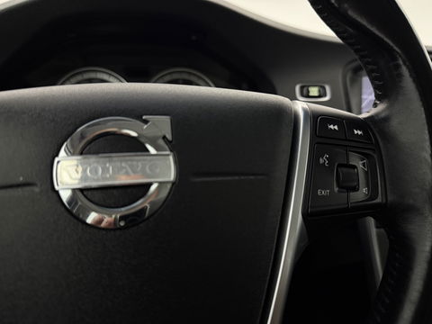 Volvo V60 1.6 T3 Momentum NIEUWE APK | Cruise | Navigatie | Parkeersens | Clima | NAP