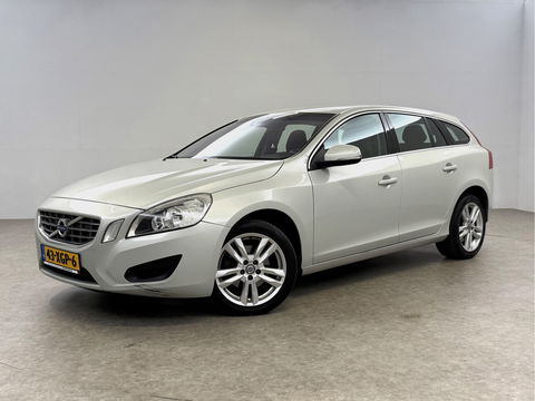 Volvo V60 1.6 T3 Momentum NIEUWE APK | Cruise | Navigatie | Parkeersens | Clima | NAP