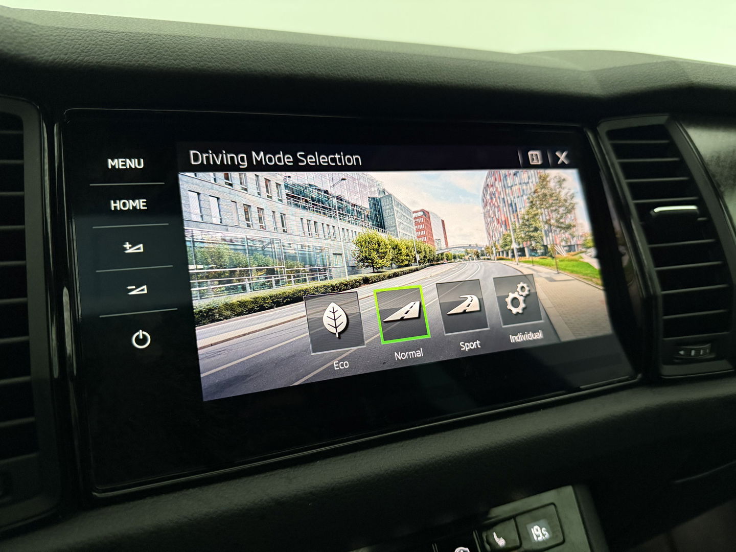 Škoda Kodiaq 1.5 TSI Sportline Business | Pano | Virtual | Sfeer | Memory | Camera | Carplay | Trekh. | Adap. Cruise | NAP