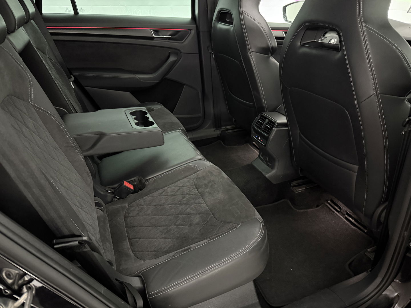 Škoda Kodiaq 1.5 TSI Sportline Business | Pano | Virtual | Sfeer | Memory | Camera | Carplay | Trekh. | Adap. Cruise | NAP