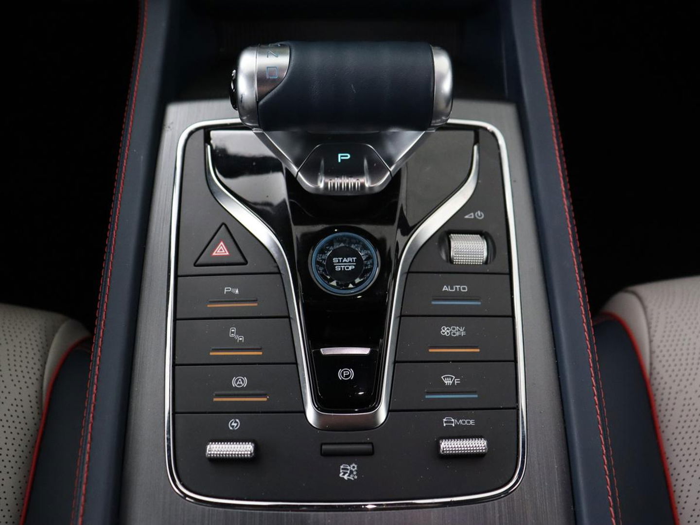 BYD ATTO 3 Comfort 60 kWh | Panoramadak | Warmtepomp | Leder | Stoelverwarming | 360 Camera | Carplay | Adaptive cruise