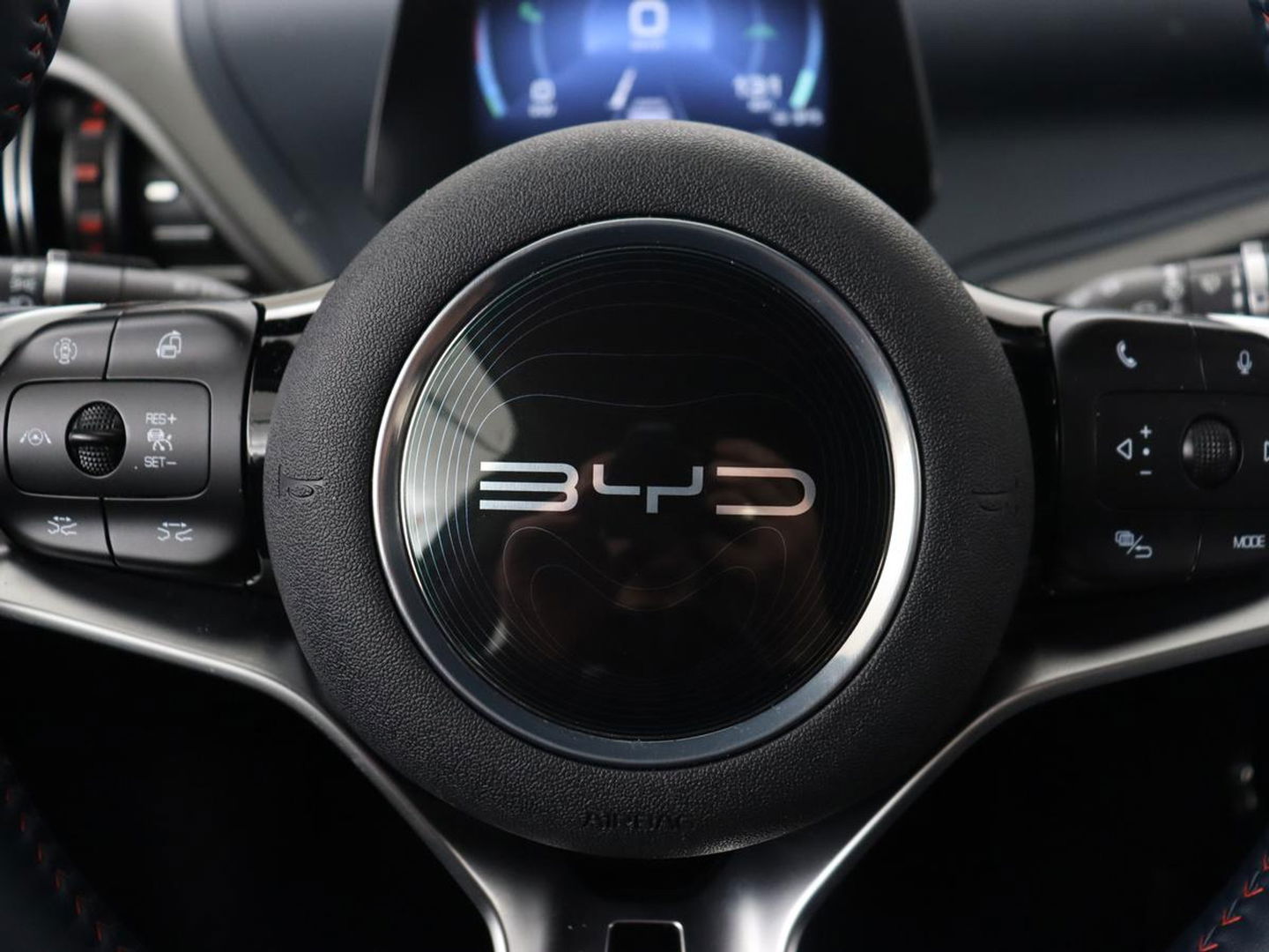 BYD ATTO 3 Comfort 60 kWh | Panoramadak | Warmtepomp | Leder | Stoelverwarming | 360 Camera | Carplay | Adaptive cruise