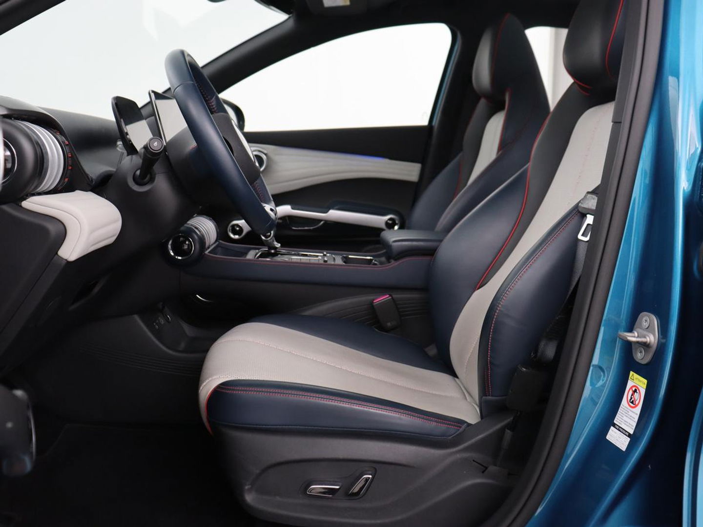 BYD ATTO 3 Comfort 60 kWh | Panoramadak | Warmtepomp | Leder | Stoelverwarming | 360 Camera | Carplay | Adaptive cruise