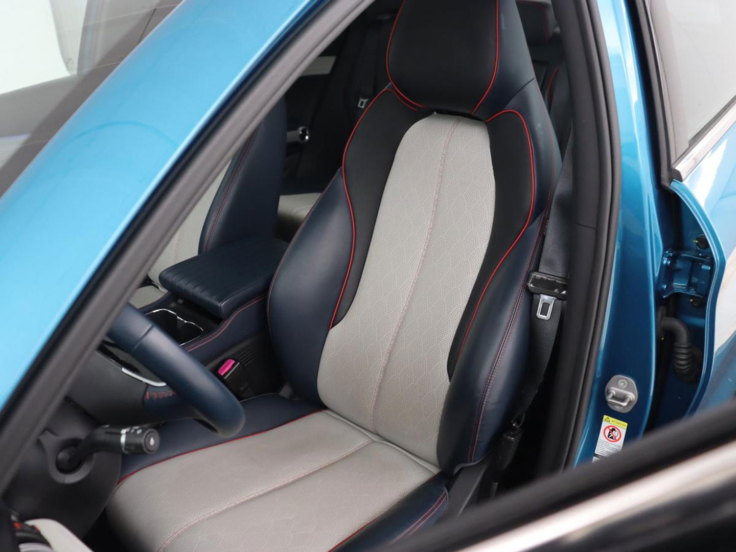 BYD ATTO 3 Comfort 60 kWh | Panoramadak | Warmtepomp | Leder | Stoelverwarming | 360 Camera | Carplay | Adaptive cruise