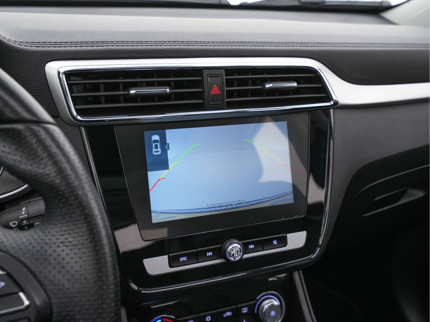 MG ZS EV Luxury 45 kWh (INCL-BTW) Aut. *PANO | LEATHER | CCS-FASTLOADER | KEYLESS | NAVI-FULLMAP | ADAPTIVE-CRUISE | CAMERA | HEATED-SPORTSEATS | CARPLAY | BLINDSPOT | DAB | LANE-ASSIST | 17''ALU*