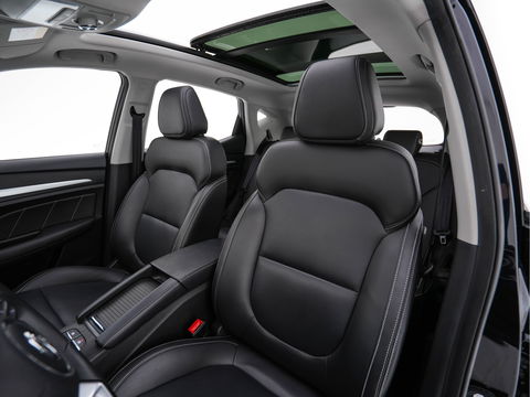 MG ZS EV Luxury 45 kWh (INCL-BTW) Aut. *PANO | LEATHER | CCS-FASTLOADER | KEYLESS | NAVI-FULLMAP | ADAPTIVE-CRUISE | CAMERA | HEATED-SPORTSEATS | CARPLAY | BLINDSPOT | DAB | LANE-ASSIST | 17''ALU*