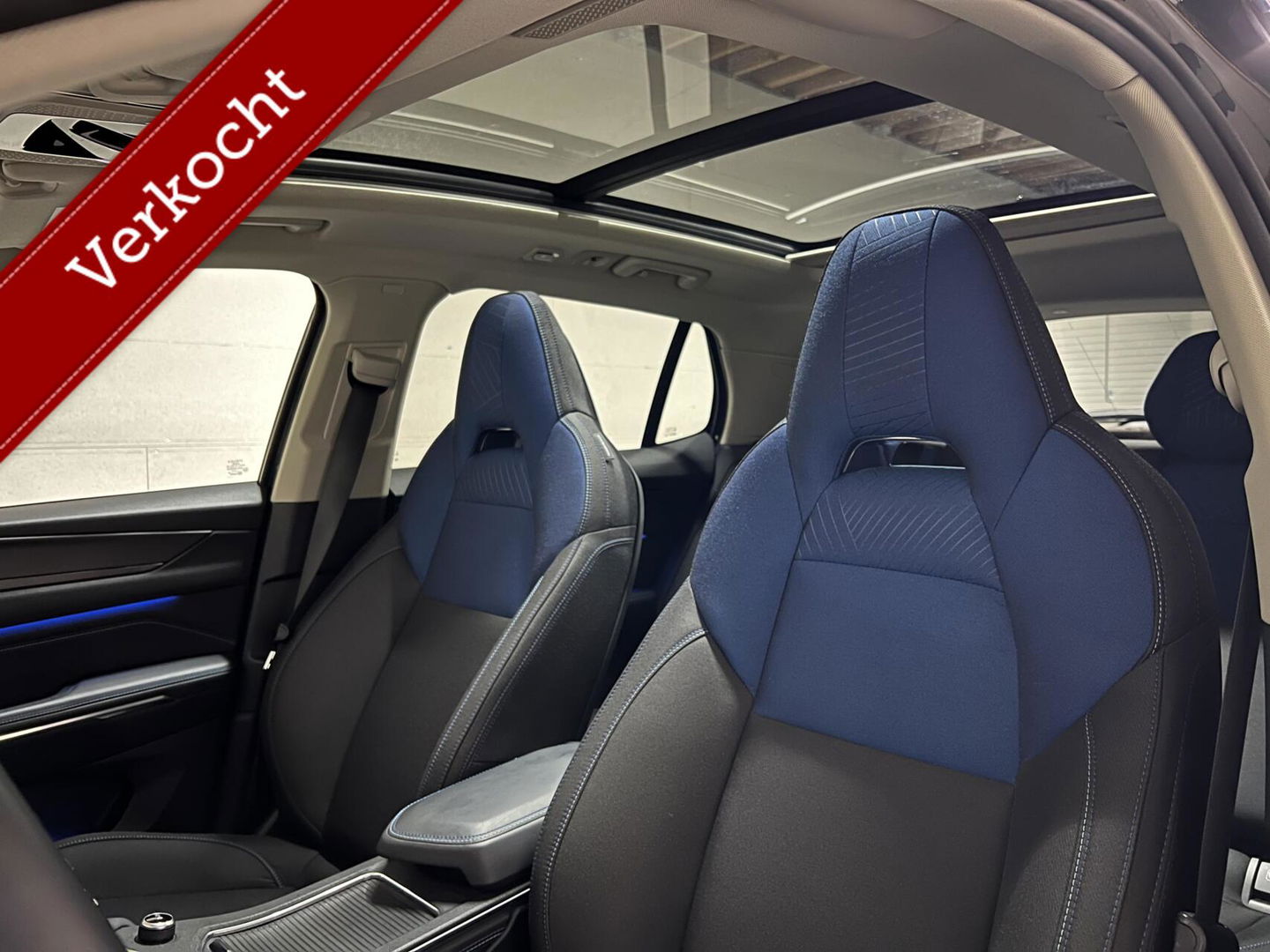 Lynk & Co 01 1.5 Plug-in Black Edition Sfeerver. 360° NAP