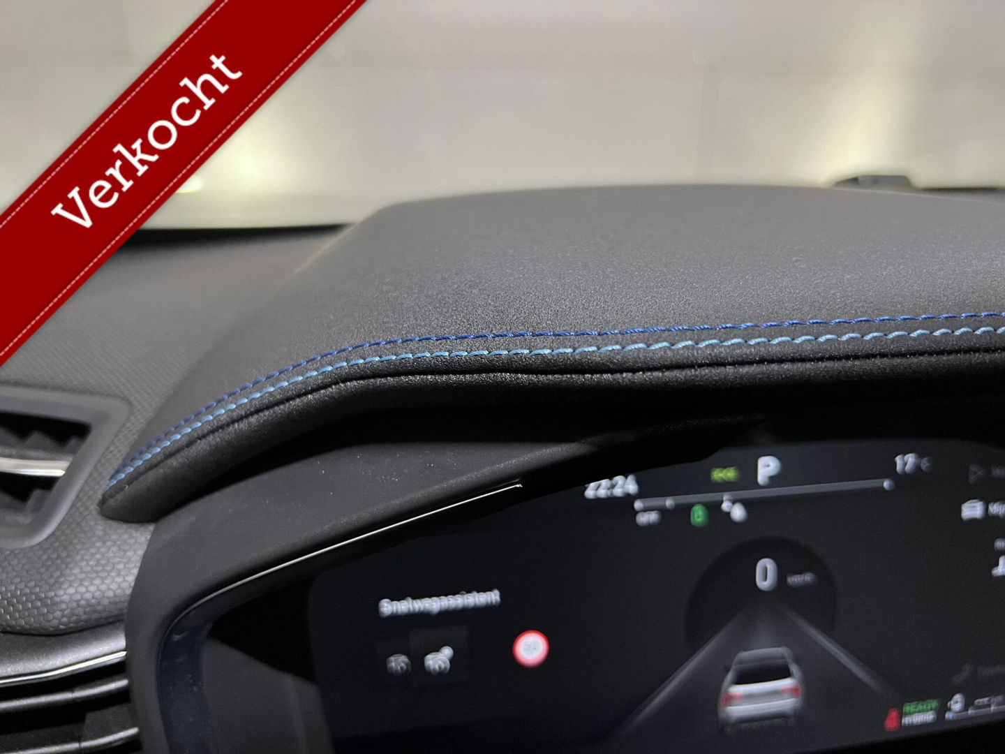 Lynk & Co 01 1.5 Plug-in Black Edition Sfeerver. 360° NAP