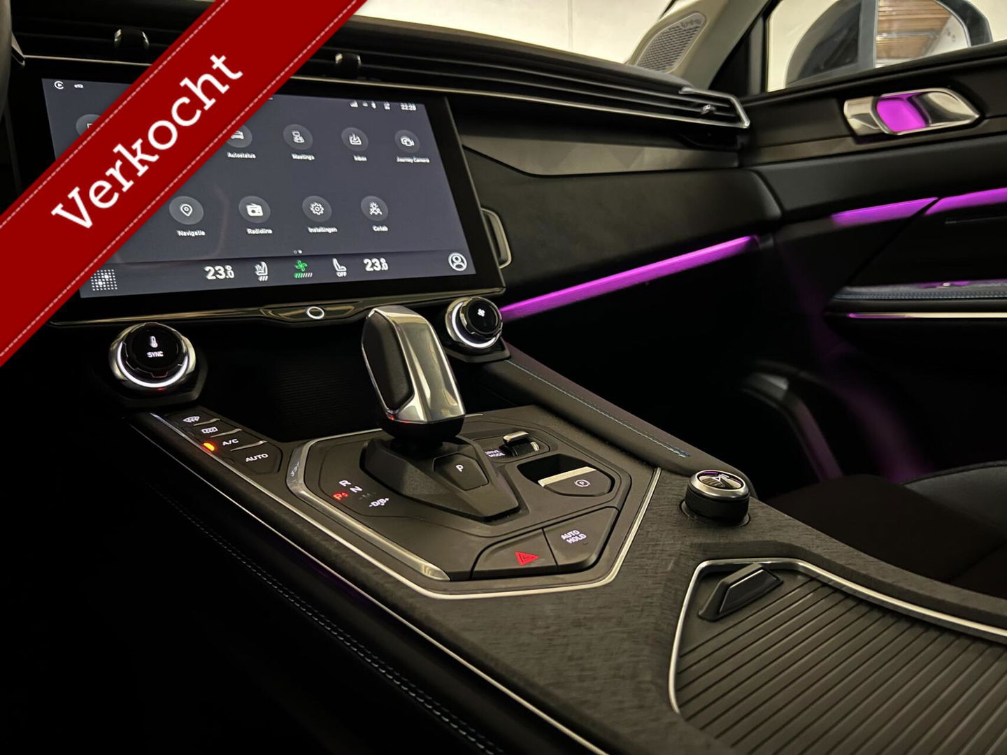 Lynk & Co 01 1.5 Plug-in Black Edition Sfeerver. 360° NAP