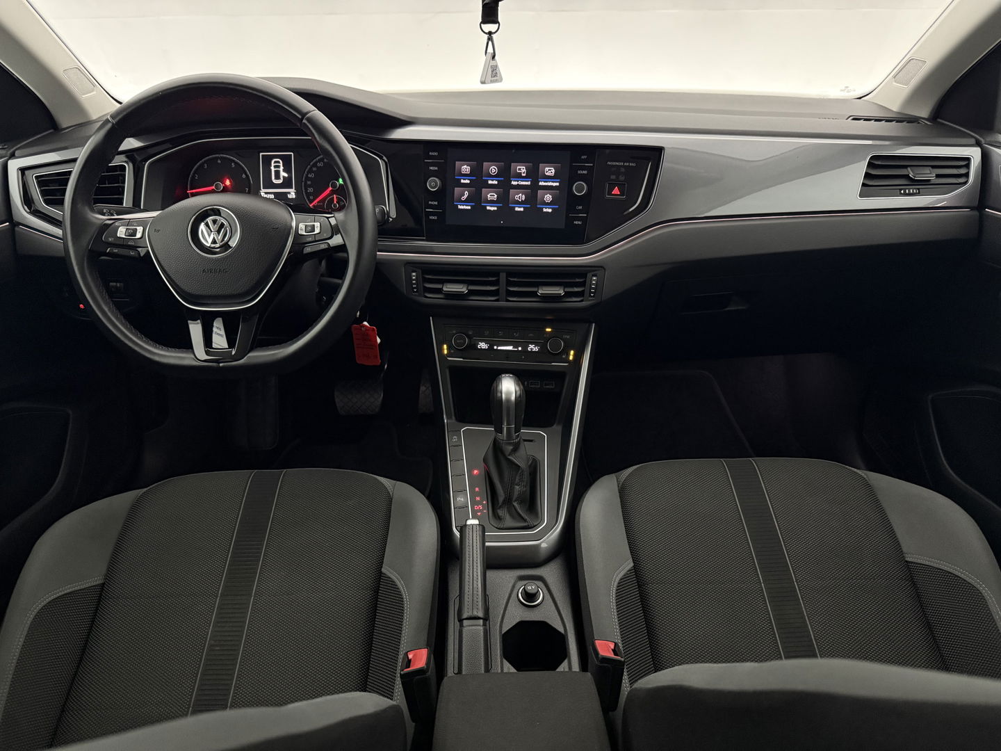 Volkswagen Polo 1.0 TSI Highline | Carplay | Stoelverw. | Parkeersens. | Clima | LED