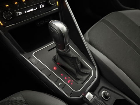 Volkswagen Polo 1.0 TSI Highline | Carplay | Stoelverw. | Parkeersens. | Clima | LED