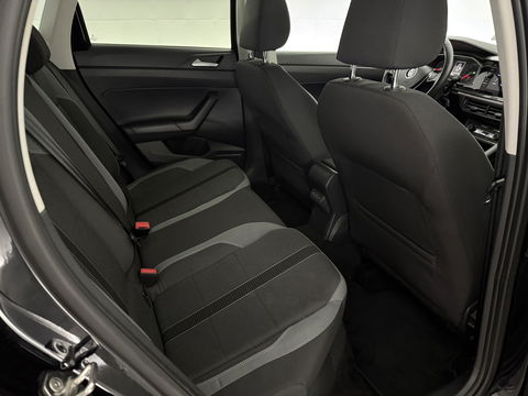 Volkswagen Polo 1.0 TSI Highline | Carplay | Stoelverw. | Parkeersens. | Clima | LED