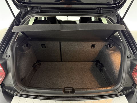 Volkswagen Polo 1.0 TSI Highline | Carplay | Stoelverw. | Parkeersens. | Clima | LED