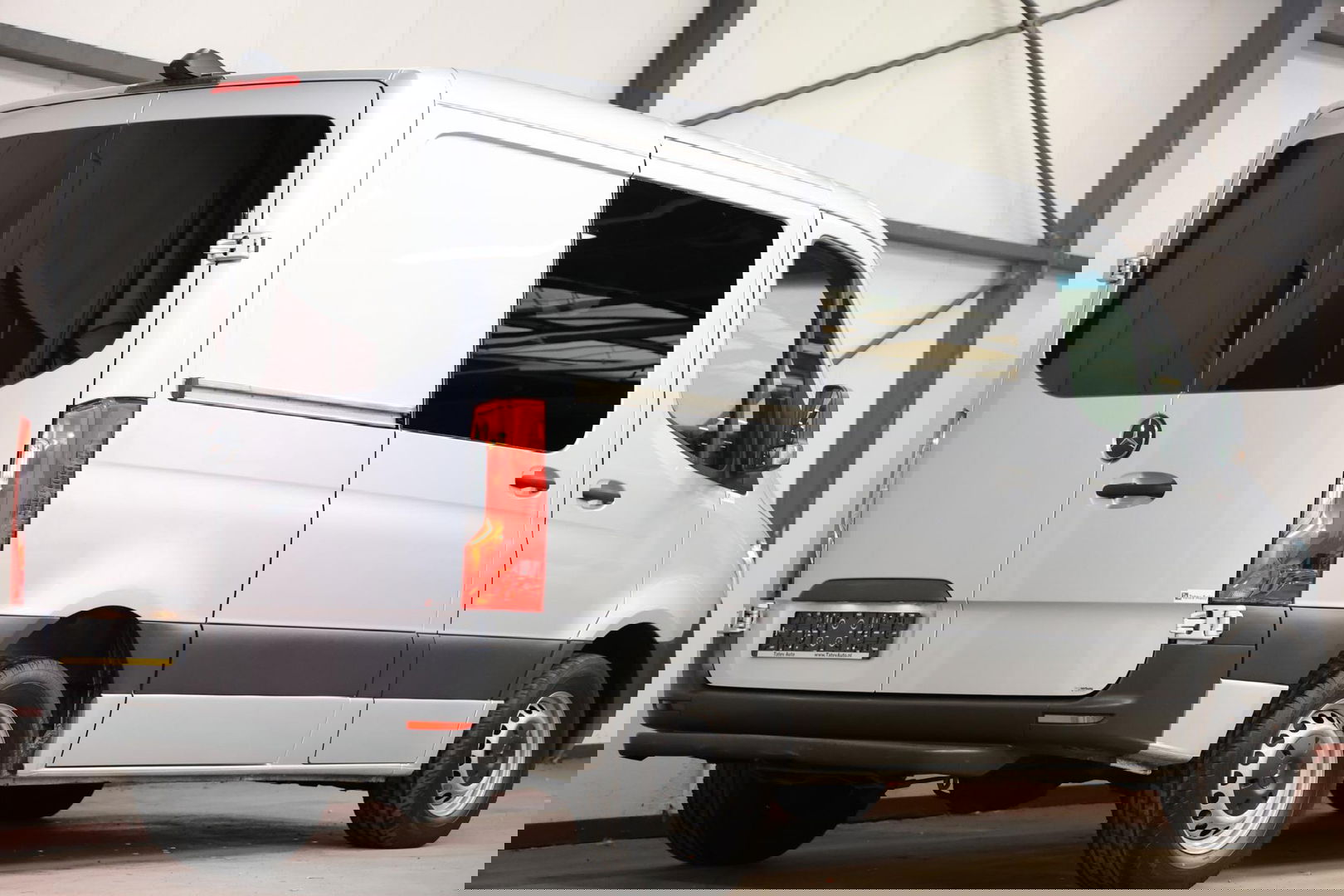 Mercedes-Benz Sprinter 317 1.9 CDI L1H1 170PK 2000KG TREKVERMOGEN