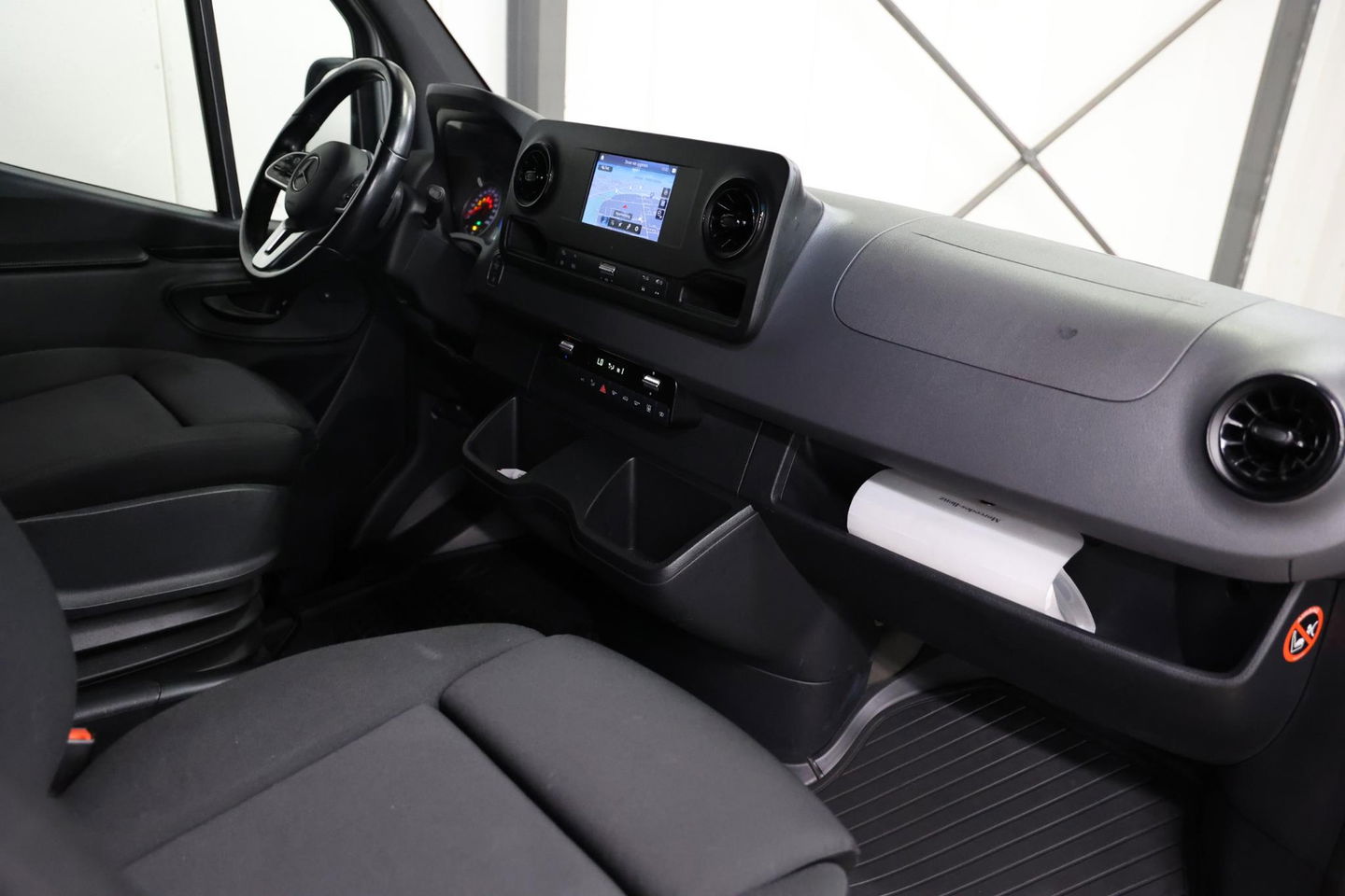 Mercedes-Benz Sprinter 317 1.9 CDI L1H1 170PK 2000KG TREKVERMOGEN