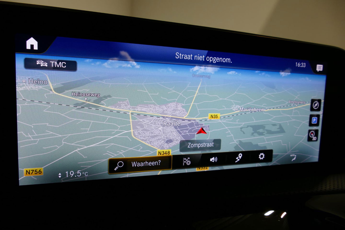 Mercedes-Benz CLA 220 AMG Line / CLA45 AMG Diffuser / Panamericana Grille / Panoramadak / Sfeerverlichting / Stoelverwarming / LED High Performance / 19'' LMV / Augmented Reality Video / Navigatie / Widescreen / Lane Assist