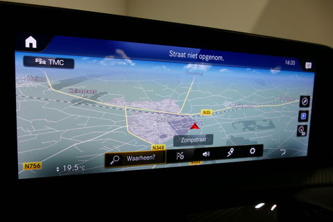 Mercedes-Benz CLA 220 AMG Line / CLA45 AMG Diffuser / Panamericana Grille / Panoramadak / Sfeerverlichting / Stoelverwarming / LED High Performance / 19'' LMV / Augmented Reality Video / Navigatie / Widescreen / Lane Assist