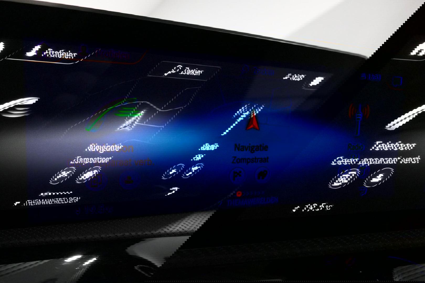 Mercedes-Benz CLA 220 AMG Line / CLA45 AMG Diffuser / Panamericana Grille / Panoramadak / Sfeerverlichting / Stoelverwarming / LED High Performance / 19'' LMV / Augmented Reality Video / Navigatie / Widescreen / Lane Assist