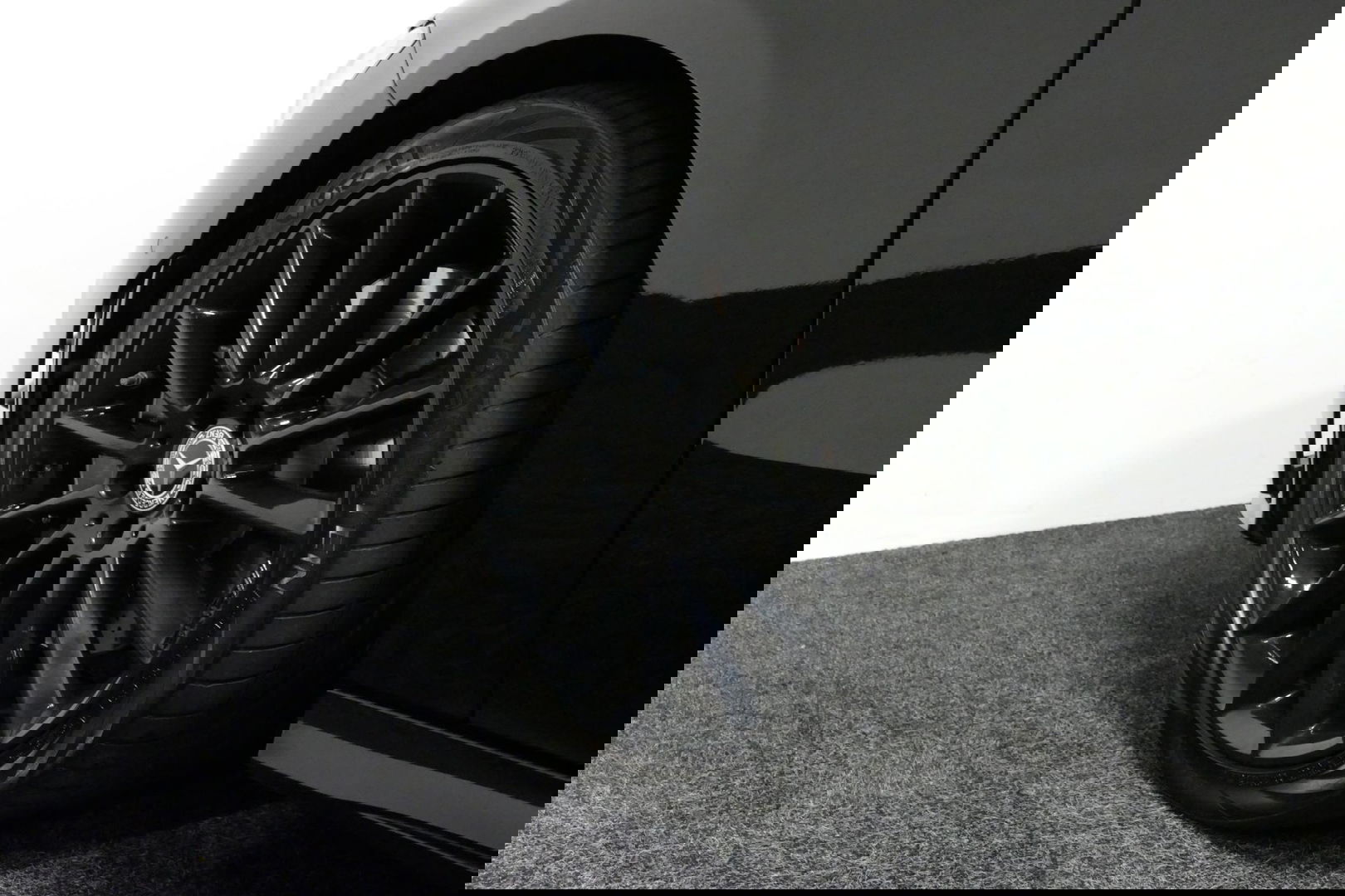 Mercedes-Benz CLA 220 AMG Line / CLA45 AMG Diffuser / Panamericana Grille / Panoramadak / Sfeerverlichting / Stoelverwarming / LED High Performance / 19'' LMV / Augmented Reality Video / Navigatie / Widescreen / Lane Assist