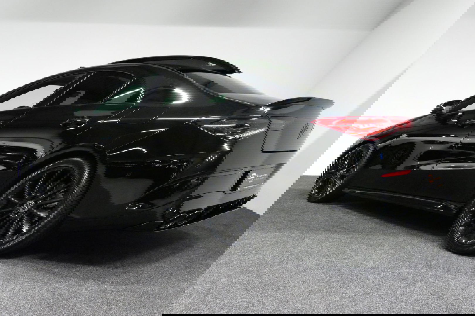 Mercedes-Benz CLA 220 AMG Line / CLA45 AMG Diffuser / Panamericana Grille / Panoramadak / Sfeerverlichting / Stoelverwarming / LED High Performance / 19'' LMV / Augmented Reality Video / Navigatie / Widescreen / Lane Assist