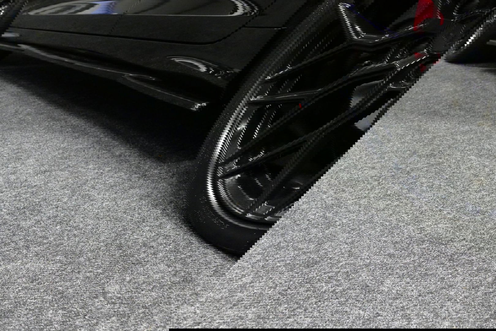 Audi A6 Avant 55 TFSI e quattro Competition / S6 Diffuser / Maxton Design Bodykit V.2 / Panoramadak / HD Matrix LED / Elektr. verstelbare voorstoelen + memory / HUD / Elektr. wegklapbare trekhaak / Apple Carplay - Android Auto / Stoelverwarming / Adaptive Cruise 