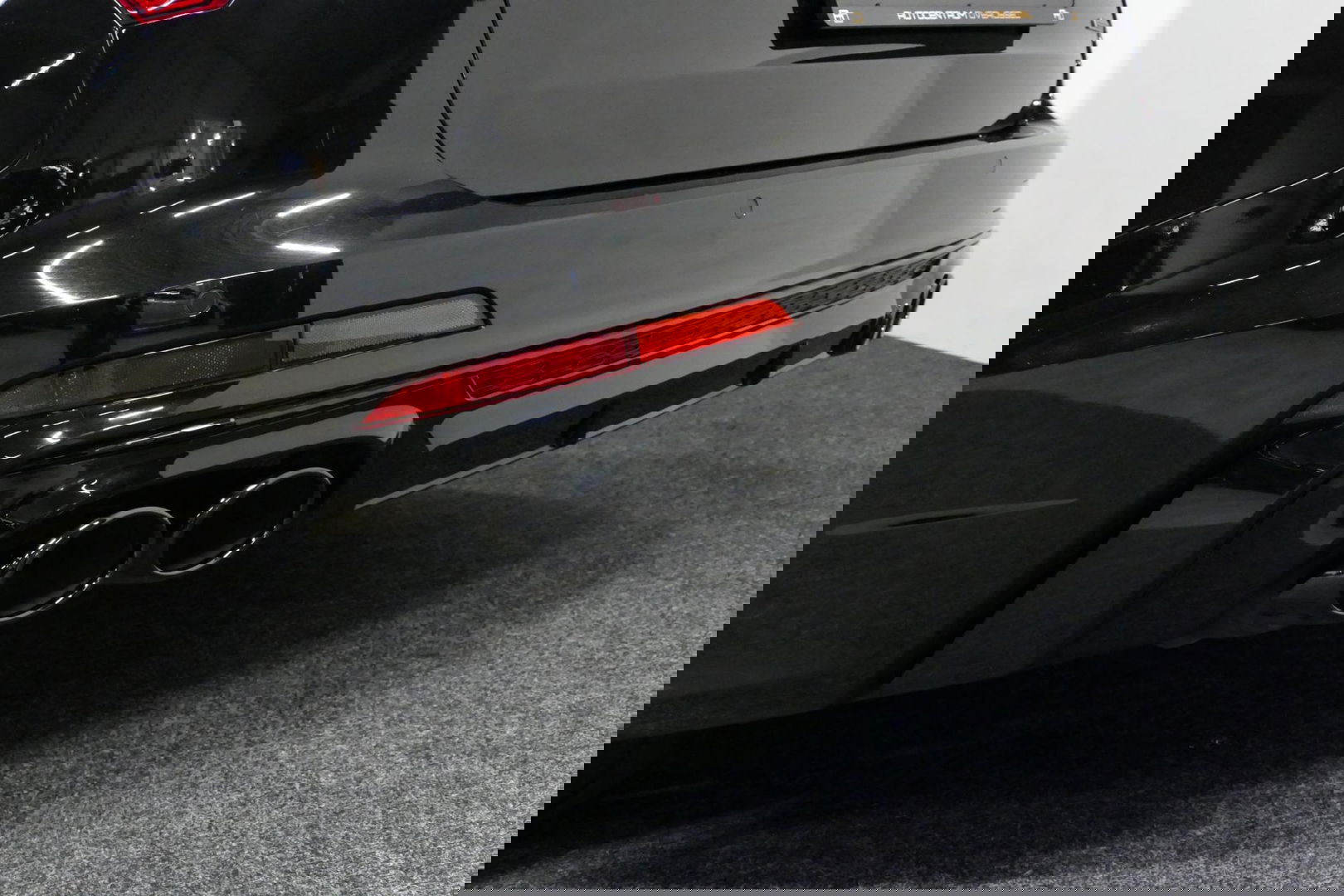 Audi A6 Avant 55 TFSI e quattro Competition / S6 Diffuser / Maxton Design Bodykit V.2 / Panoramadak / HD Matrix LED / Elektr. verstelbare voorstoelen + memory / HUD / Elektr. wegklapbare trekhaak / Apple Carplay - Android Auto / Stoelverwarming / Adaptive Cruise 