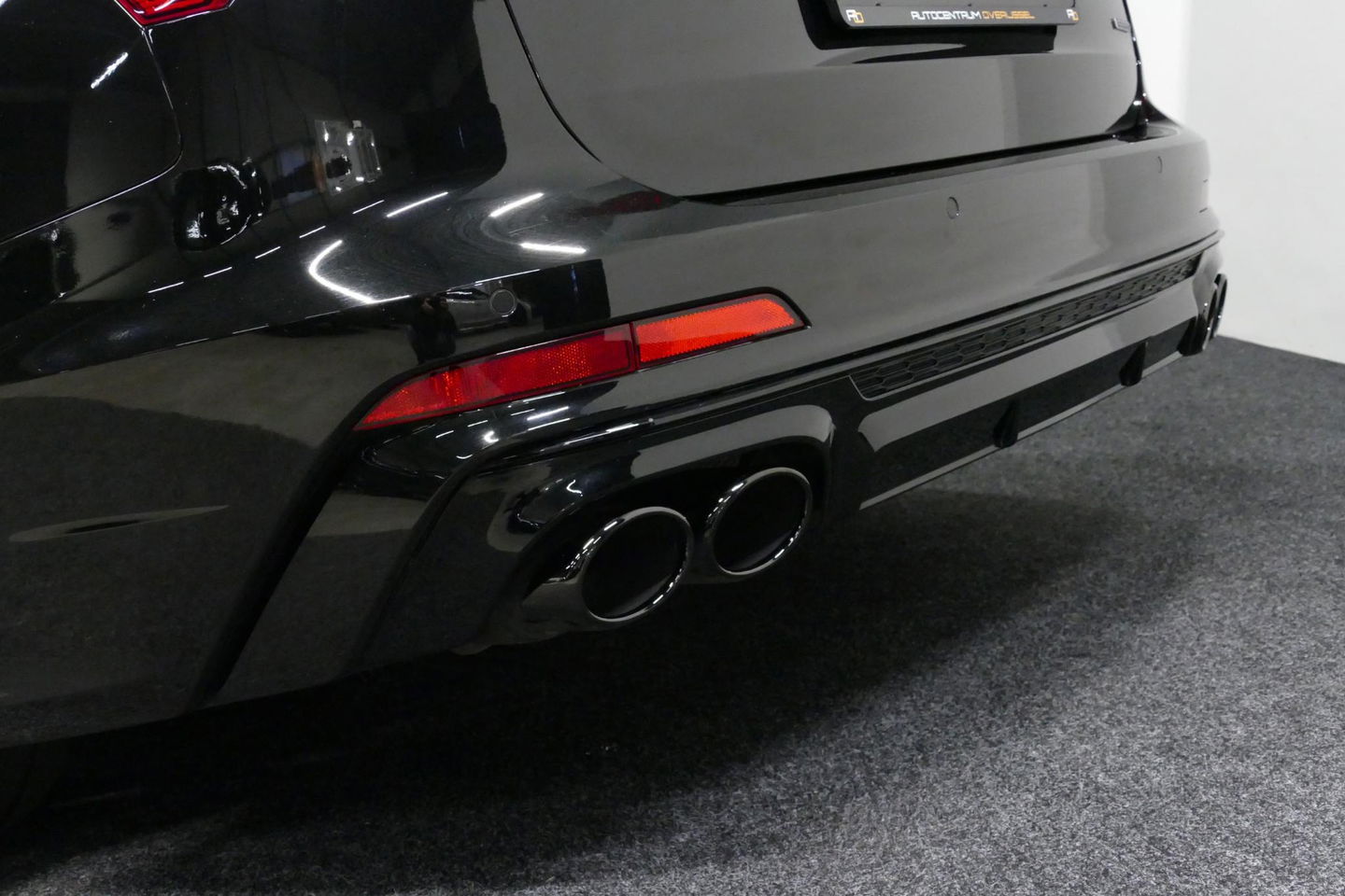 Audi A6 Avant 55 TFSI e quattro Competition / S6 Diffuser / Maxton Design Bodykit V.2 / Panoramadak / HD Matrix LED / Elektr. verstelbare voorstoelen + memory / HUD / Elektr. wegklapbare trekhaak / Apple Carplay - Android Auto / Stoelverwarming / Adaptive Cruise 