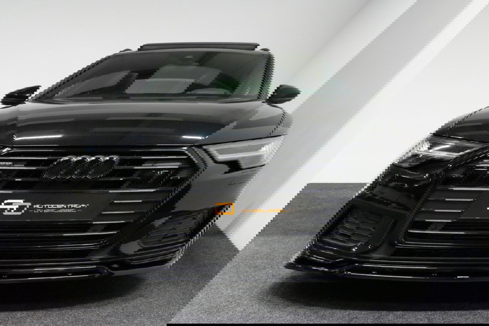 Audi A6 Avant 55 TFSI e quattro Competition / S6 Diffuser / Maxton Design Bodykit V.2 / Panoramadak / HD Matrix LED / Elektr. verstelbare voorstoelen + memory / HUD / Elektr. wegklapbare trekhaak / Apple Carplay - Android Auto / Stoelverwarming / Adaptive Cruise 