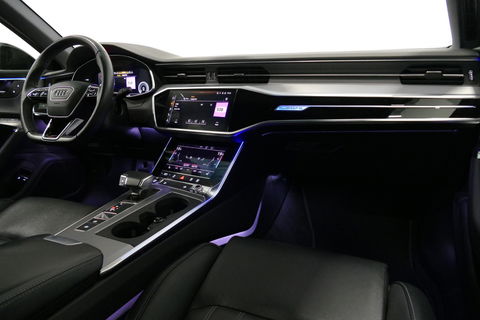 Audi A6 Avant 55 TFSI e quattro Competition / S6 Diffuser / Maxton Design Bodykit V.2 / Panoramadak / HD Matrix LED / Elektr. verstelbare voorstoelen + memory / HUD / Elektr. wegklapbare trekhaak / Apple Carplay - Android Auto / Stoelverwarming / Adaptive Cruise 