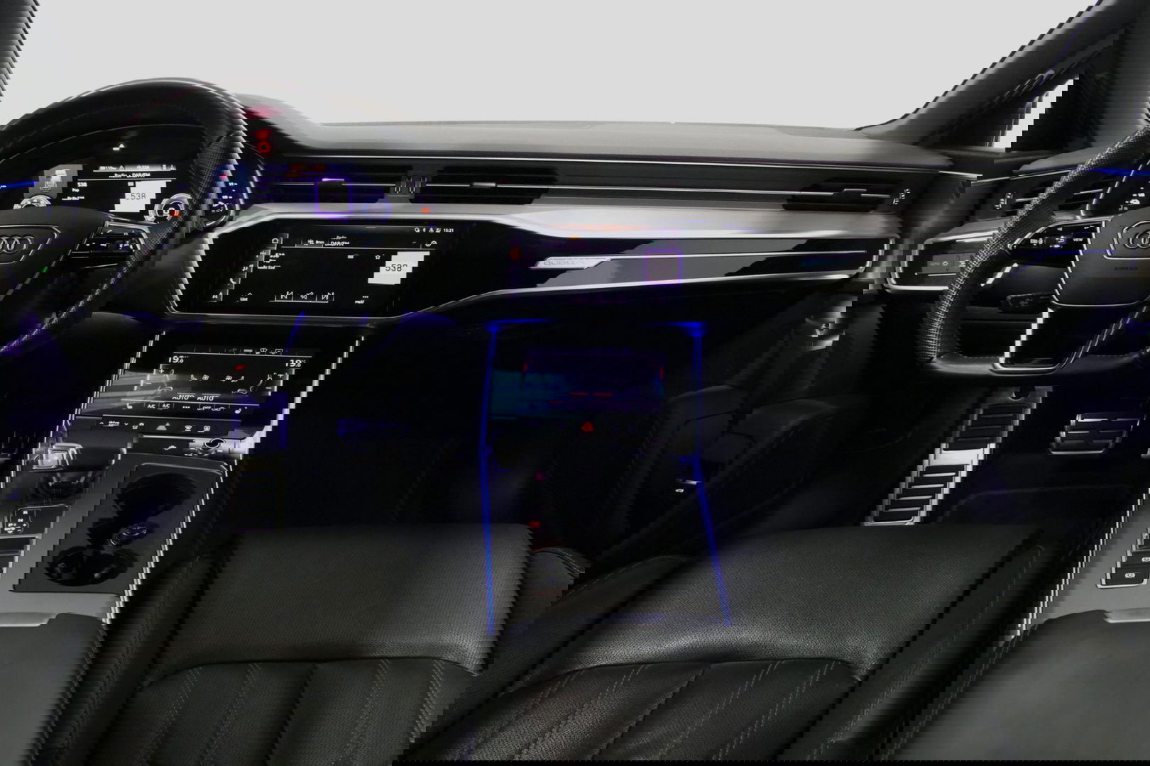 Audi A6 Avant 55 TFSI e quattro Competition / S6 Diffuser / Maxton Design Bodykit V.2 / Panoramadak / HD Matrix LED / Elektr. verstelbare voorstoelen + memory / HUD / Elektr. wegklapbare trekhaak / Apple Carplay - Android Auto / Stoelverwarming / Adaptive Cruise 