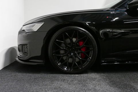 Audi A6 Avant 55 TFSI e quattro Competition / S6 Diffuser / Maxton Design Bodykit V.2 / Panoramadak / HD Matrix LED / Elektr. verstelbare voorstoelen + memory / HUD / Elektr. wegklapbare trekhaak / Apple Carplay - Android Auto / Stoelverwarming / Adaptive Cruise 