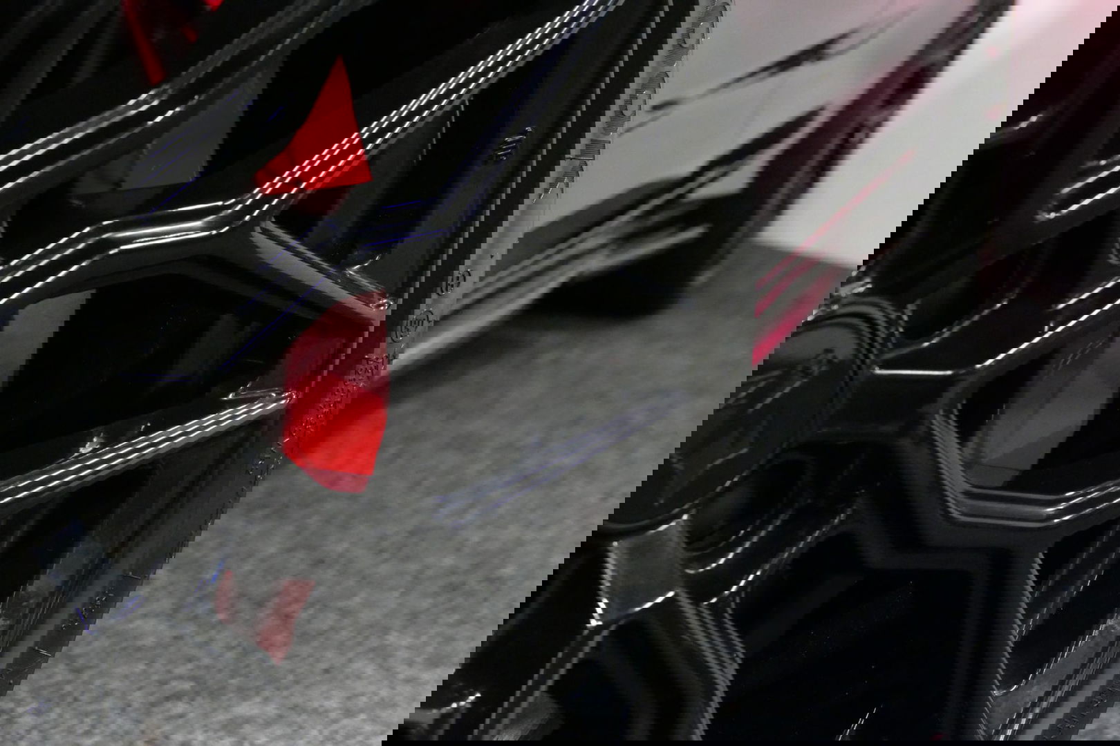 Audi A6 Avant 55 TFSI e quattro Competition / S6 Diffuser / Maxton Design Bodykit V.2 / Panoramadak / HD Matrix LED / Elektr. verstelbare voorstoelen + memory / HUD / Elektr. wegklapbare trekhaak / Apple Carplay - Android Auto / Stoelverwarming / Adaptive Cruise 