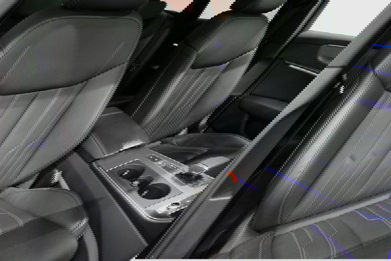 Audi A6 Avant 55 TFSI e quattro Competition / S6 Diffuser / Maxton Design Bodykit V.2 / Panoramadak / HD Matrix LED / Elektr. verstelbare voorstoelen + memory / HUD / Elektr. wegklapbare trekhaak / Apple Carplay - Android Auto / Stoelverwarming / Adaptive Cruise 