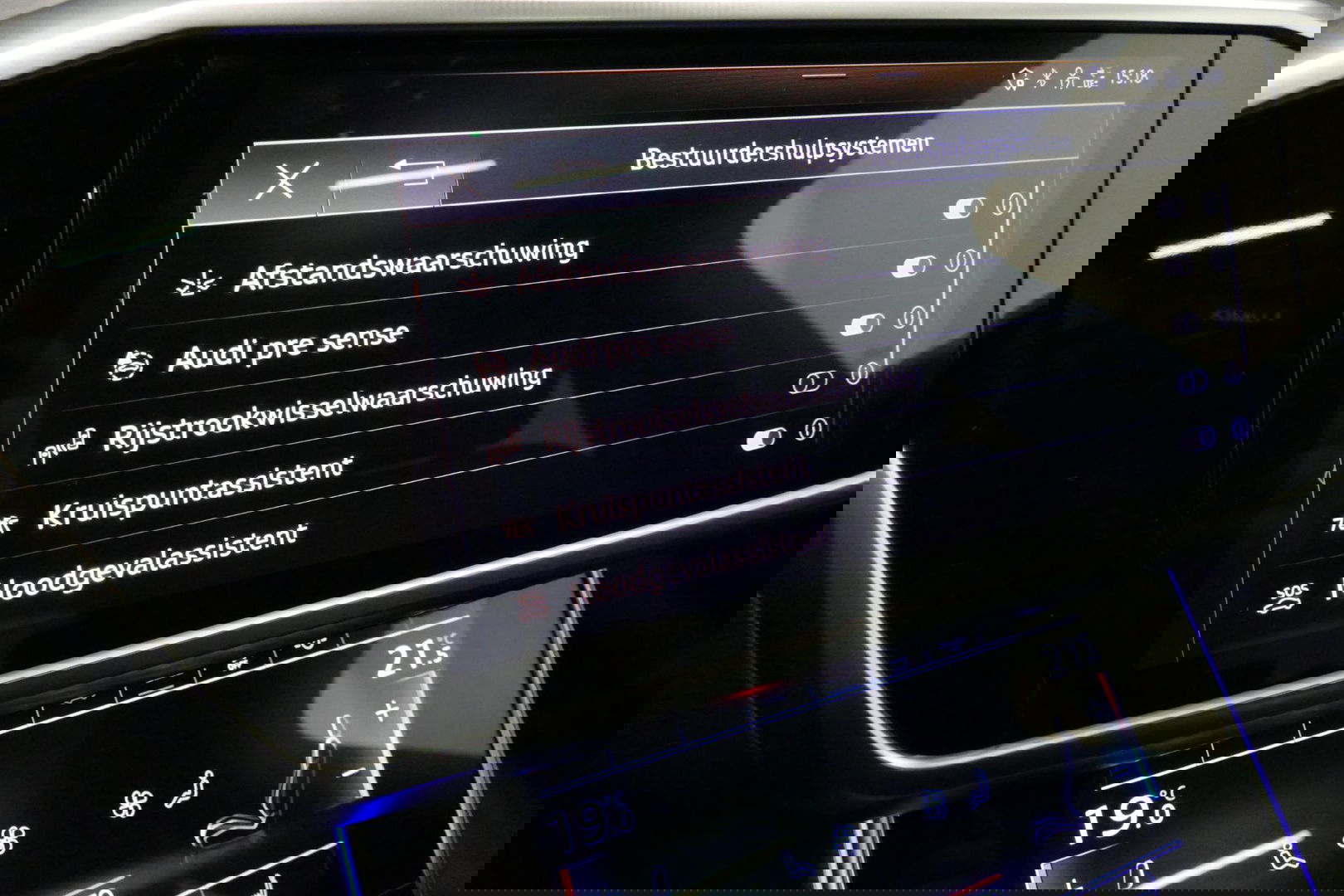 Audi A6 Avant 55 TFSI e quattro Competition / S6 Diffuser / Maxton Design Bodykit V.2 / Panoramadak / HD Matrix LED / Elektr. verstelbare voorstoelen + memory / HUD / Elektr. wegklapbare trekhaak / Apple Carplay - Android Auto / Stoelverwarming / Adaptive Cruise 