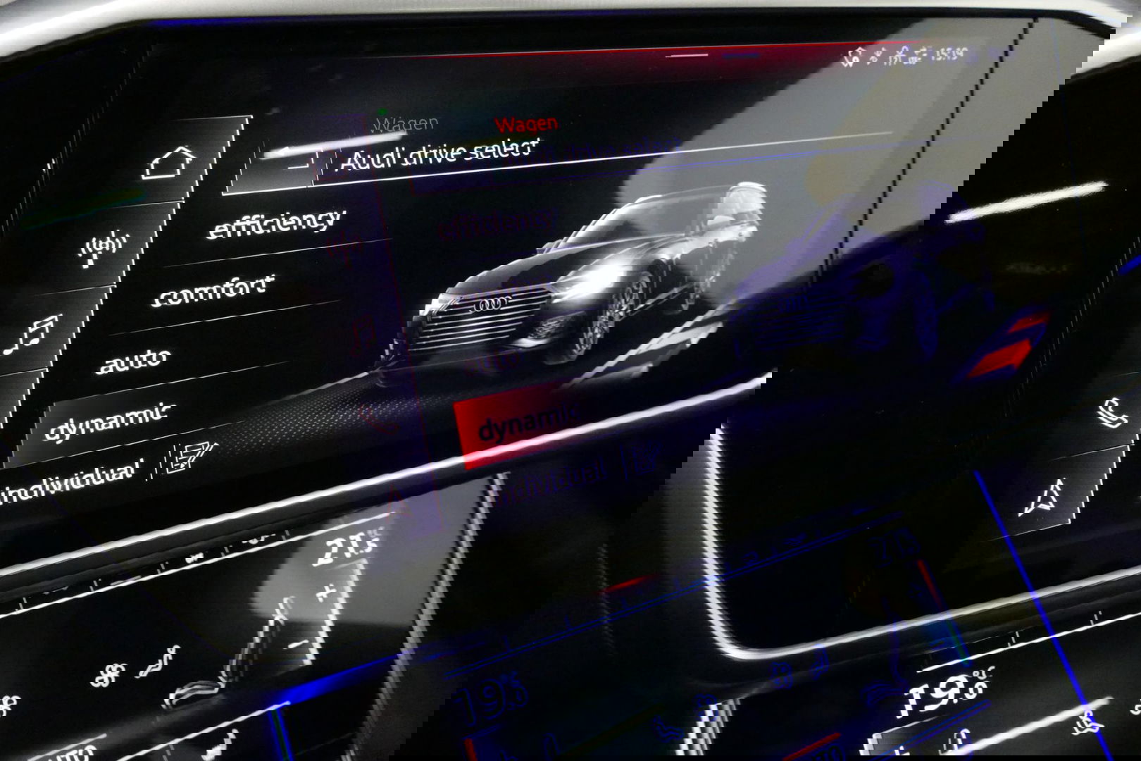 Audi A6 Avant 55 TFSI e quattro Competition / S6 Diffuser / Maxton Design Bodykit V.2 / Panoramadak / HD Matrix LED / Elektr. verstelbare voorstoelen + memory / HUD / Elektr. wegklapbare trekhaak / Apple Carplay - Android Auto / Stoelverwarming / Adaptive Cruise 