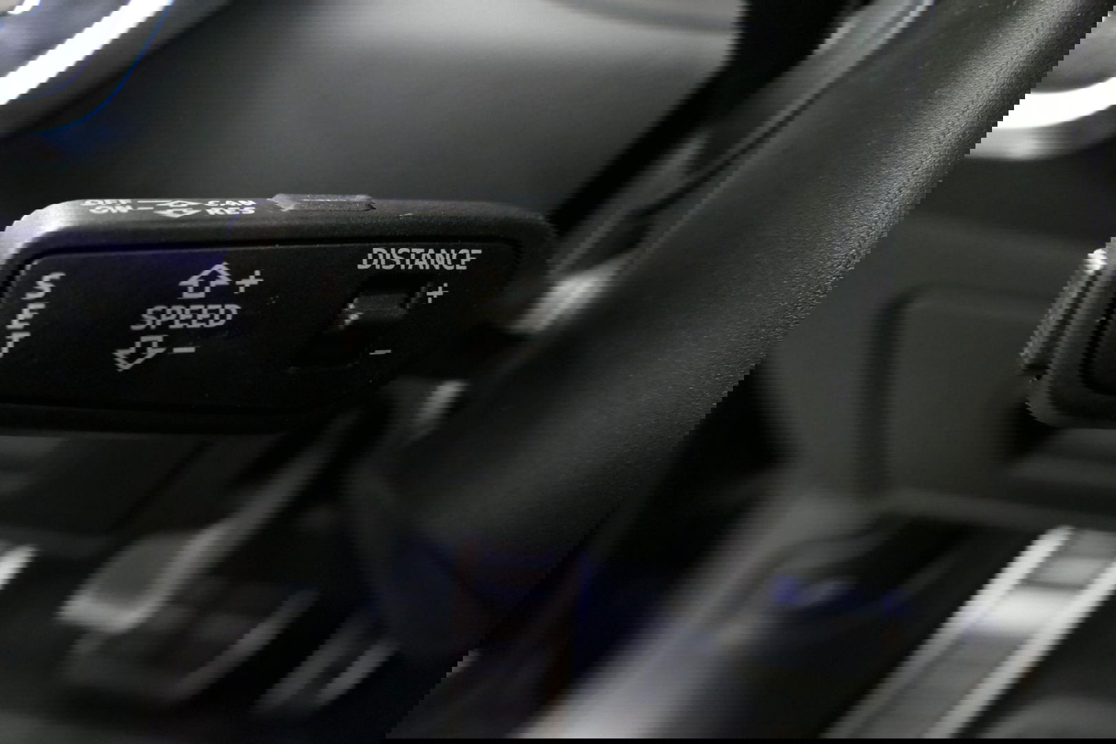 Audi A6 Avant 55 TFSI e quattro Competition / S6 Diffuser / Maxton Design Bodykit V.2 / Panoramadak / HD Matrix LED / Elektr. verstelbare voorstoelen + memory / HUD / Elektr. wegklapbare trekhaak / Apple Carplay - Android Auto / Stoelverwarming / Adaptive Cruise 